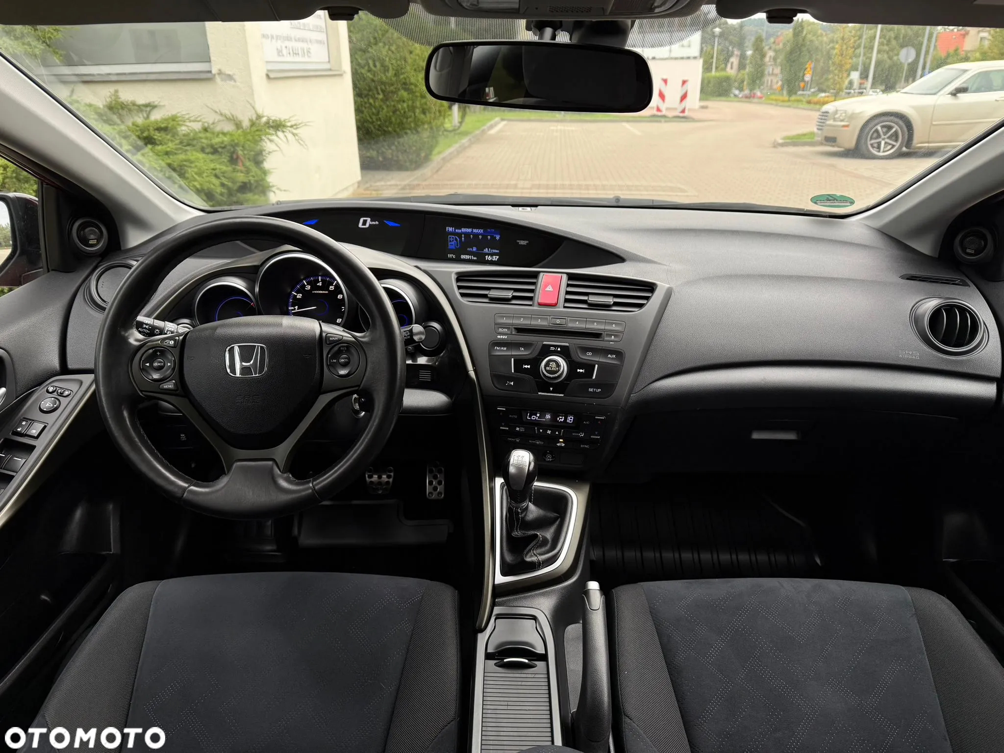 Honda Civic 1.8 i-VTEC Executive Black Edition - 5