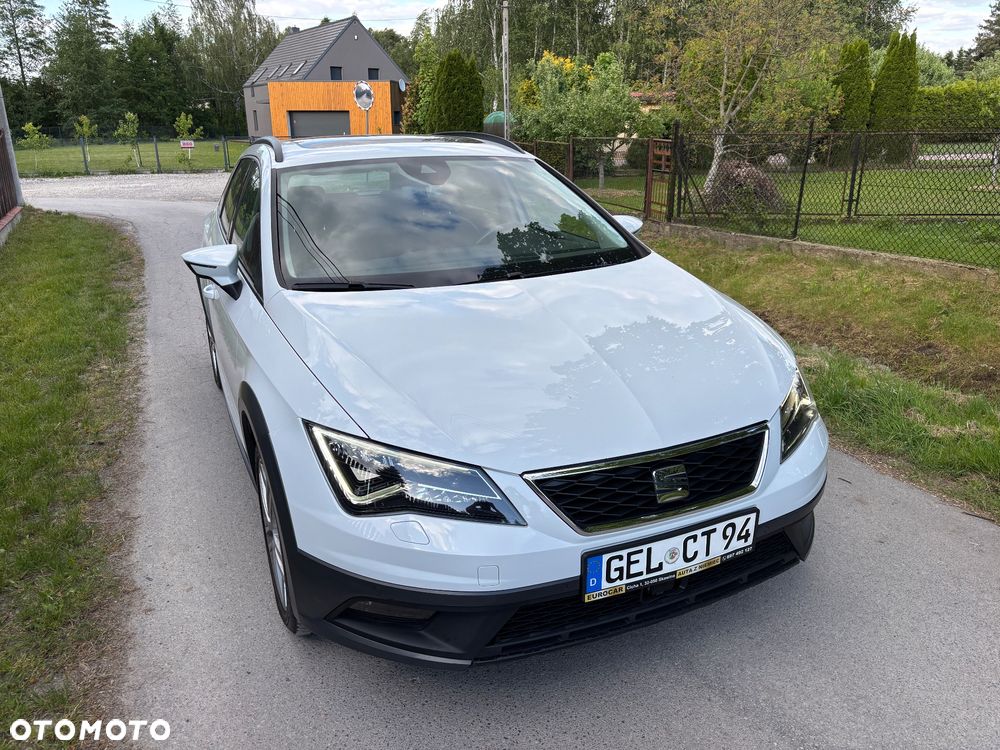 Seat Leon 1.8 TSI Start&Stop DSG XCELLENCE - 2