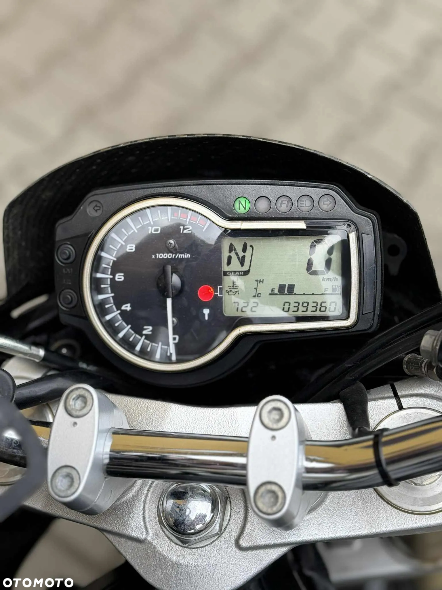 Suzuki GSR - 2