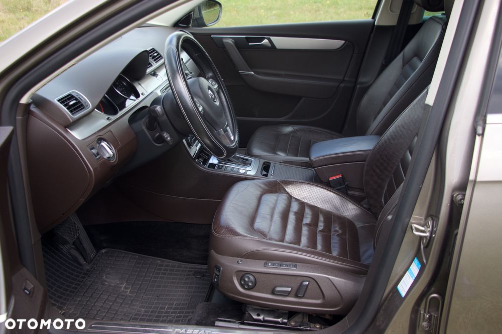 Volkswagen Passat Variant 2.0 TDI DSG BlueMotion Technology Exclusive - 13