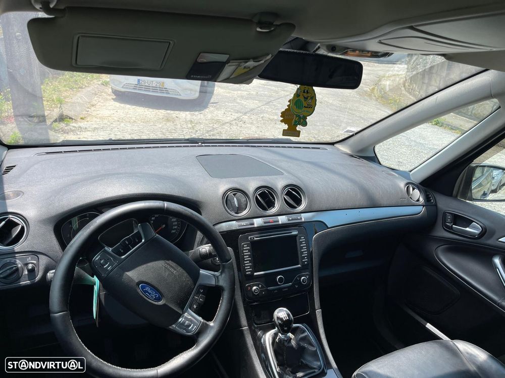 Ford Galaxy 2014 photo 3