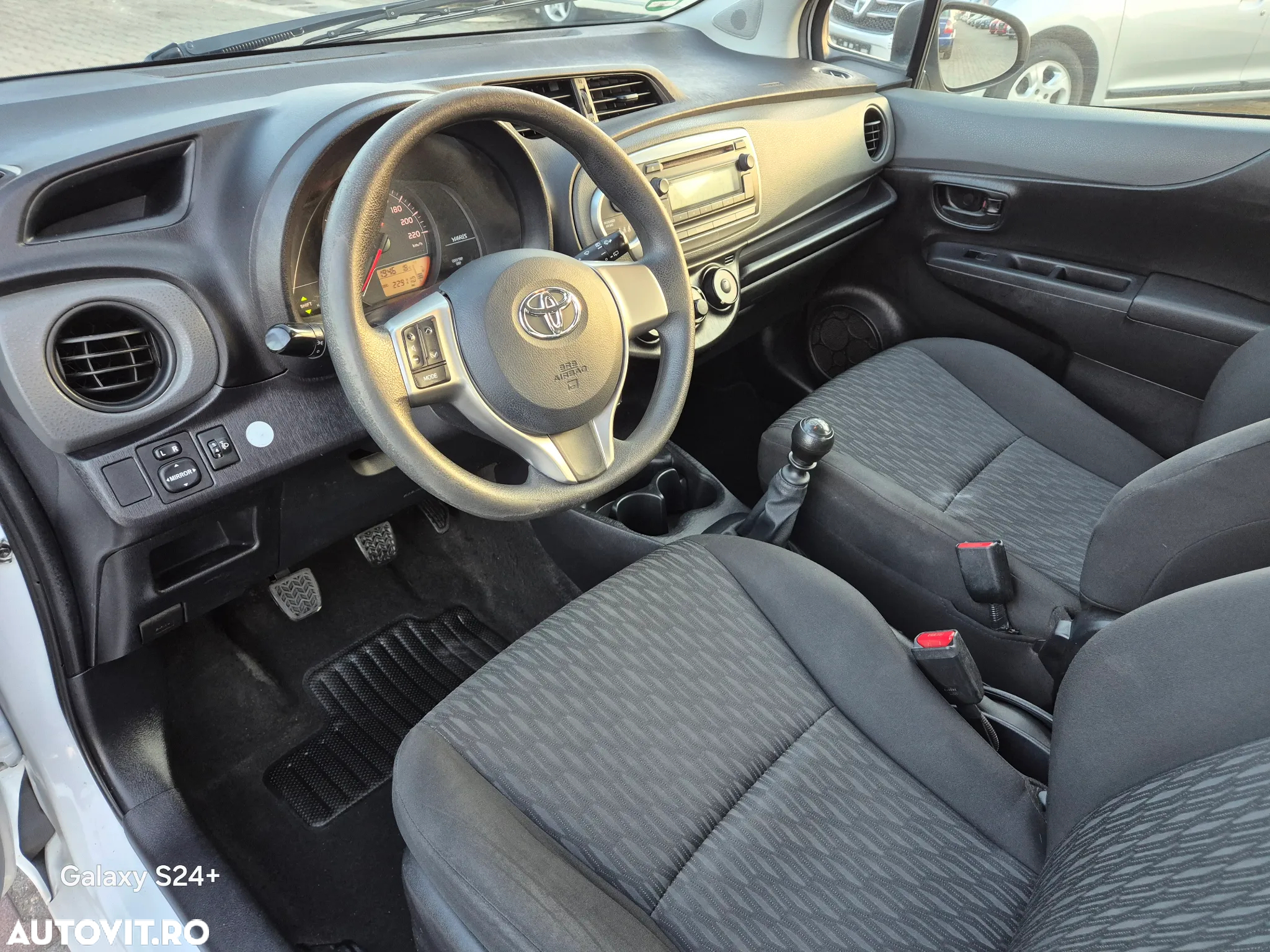 Toyota Yaris 1.4 D-4D Comfort - 14
