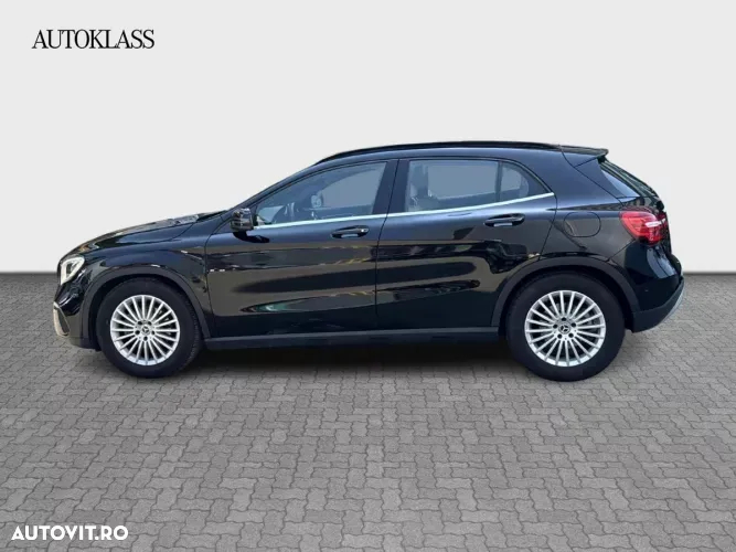 Mercedes-Benz GLA - 8
