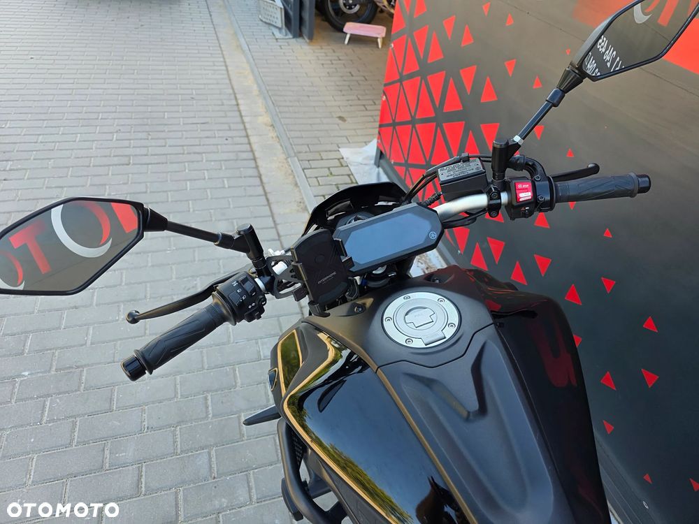 Yamaha MT - 17