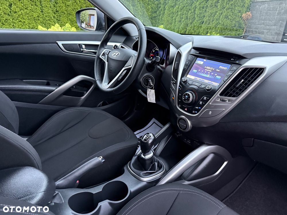 Hyundai Veloster 1.6 Premium - 34