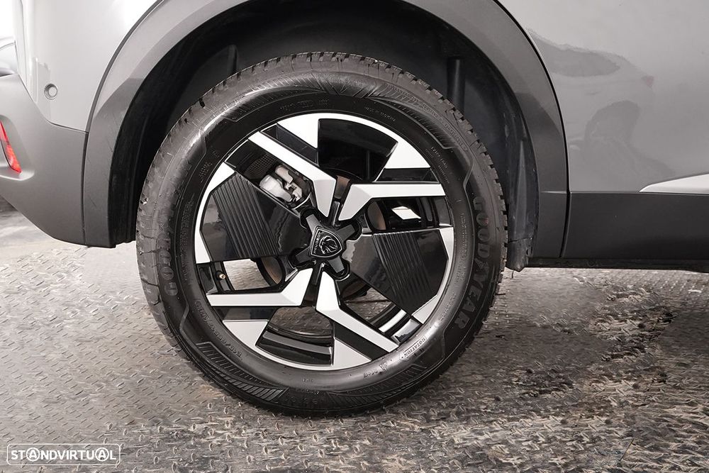 Peugeot 2008 1.2 PureTech Allure EAT8 - 5