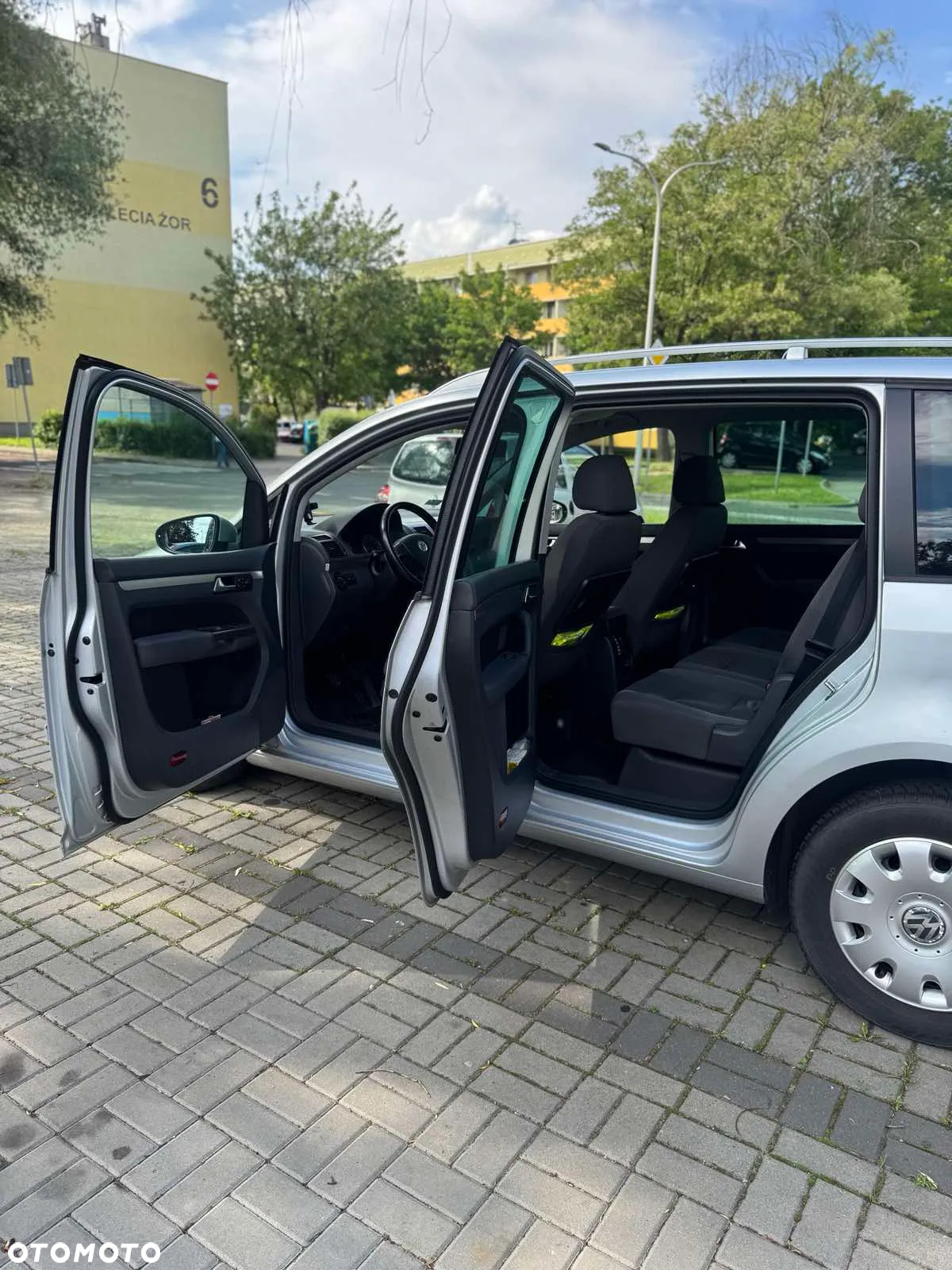 Volkswagen Touran 2.0 TDI DPF Comfortline - 8