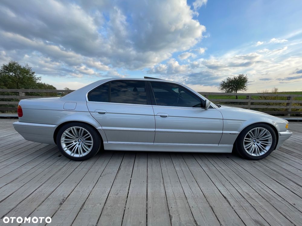 BMW Seria 7 740i - 3
