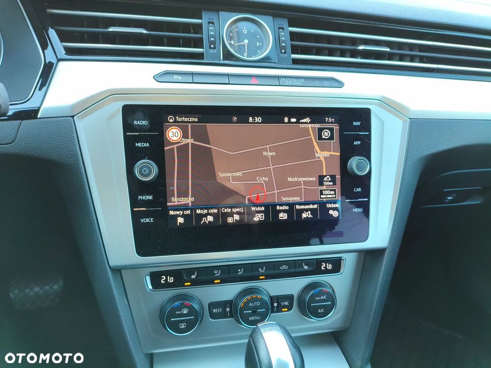 Volkswagen Passat 2.0 TDI SCR Comfortline DSG - 16