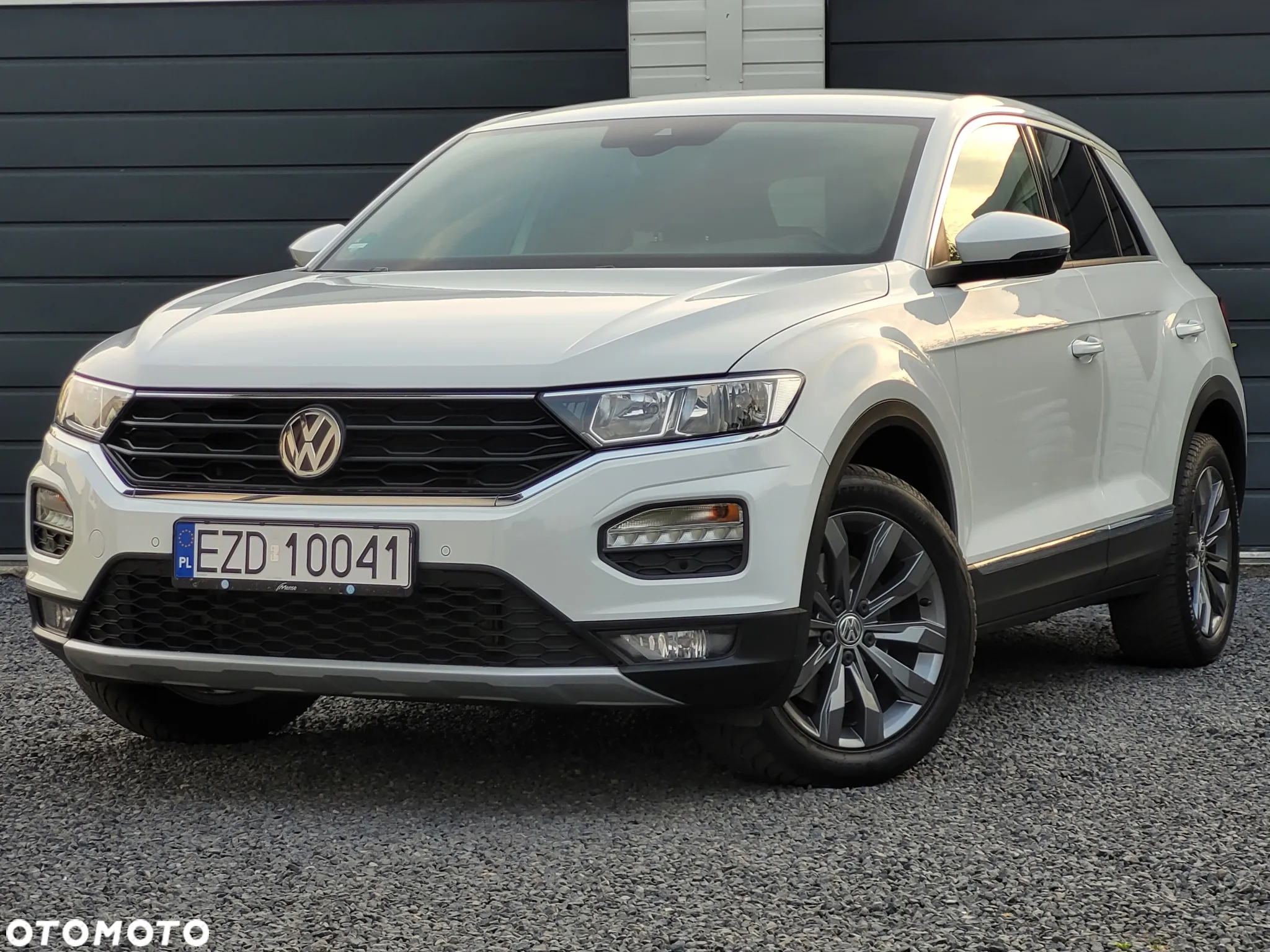Volkswagen T-Roc - 3