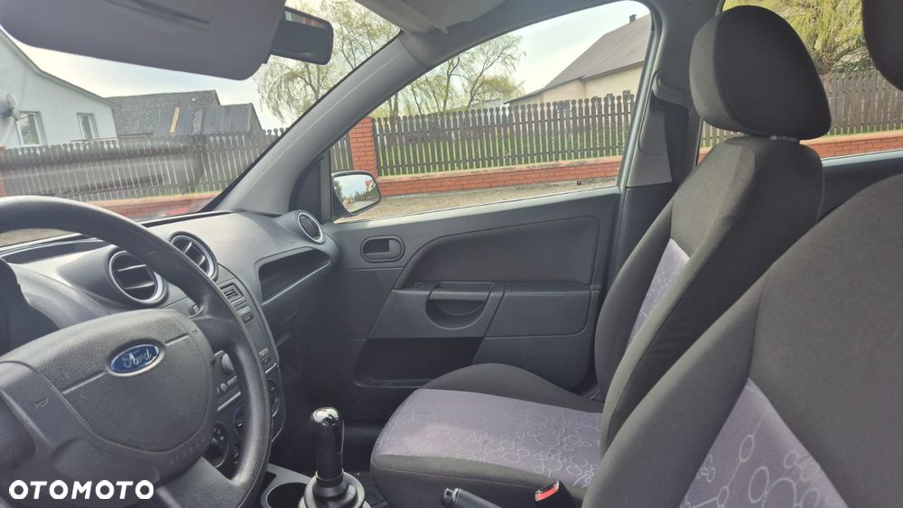 Ford Fiesta - 6