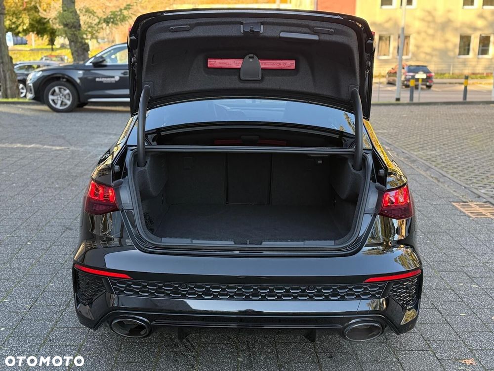 Audi RS3 Limousine - 23