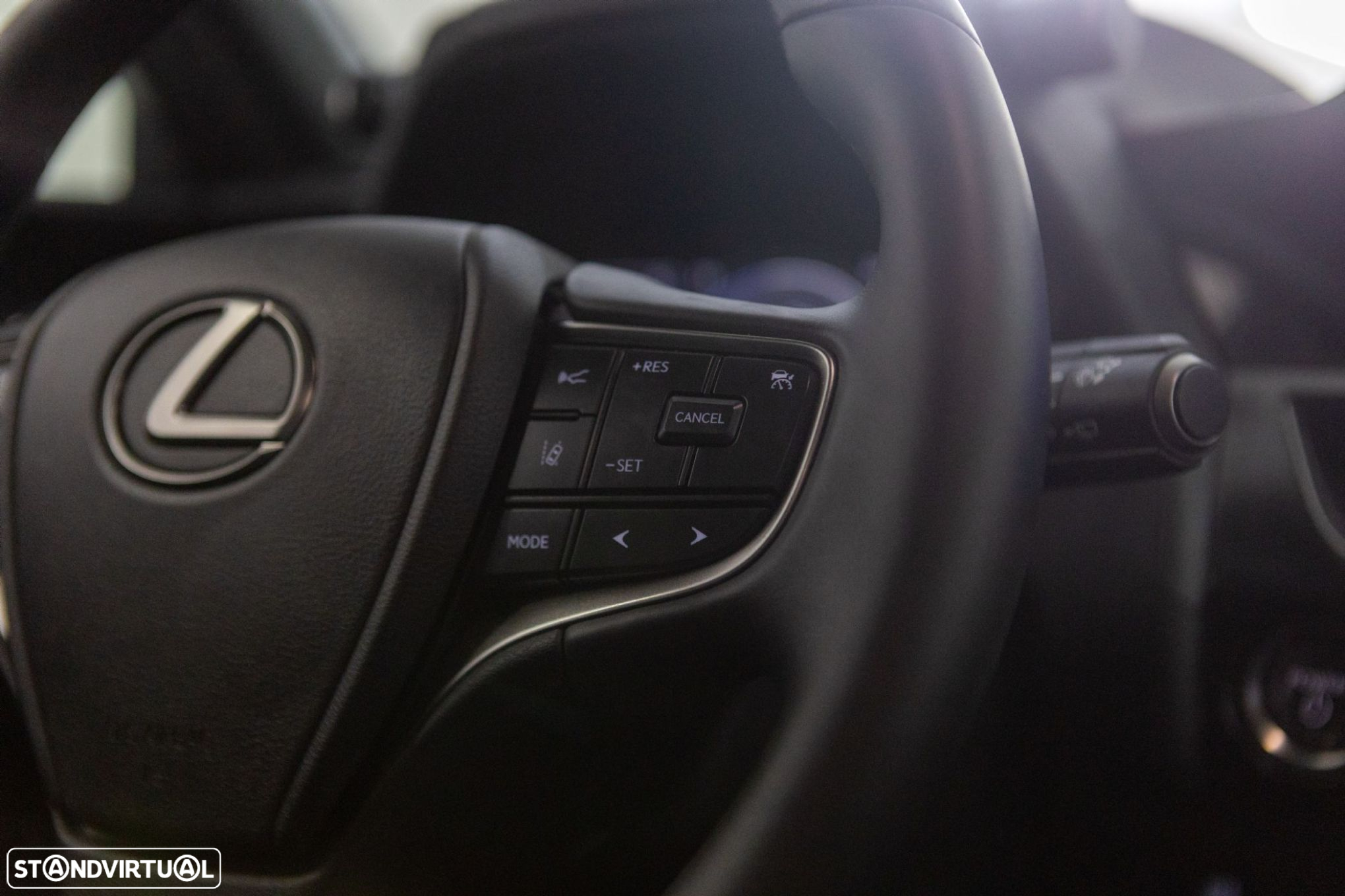 Lexus UX 250h F Sport - 20