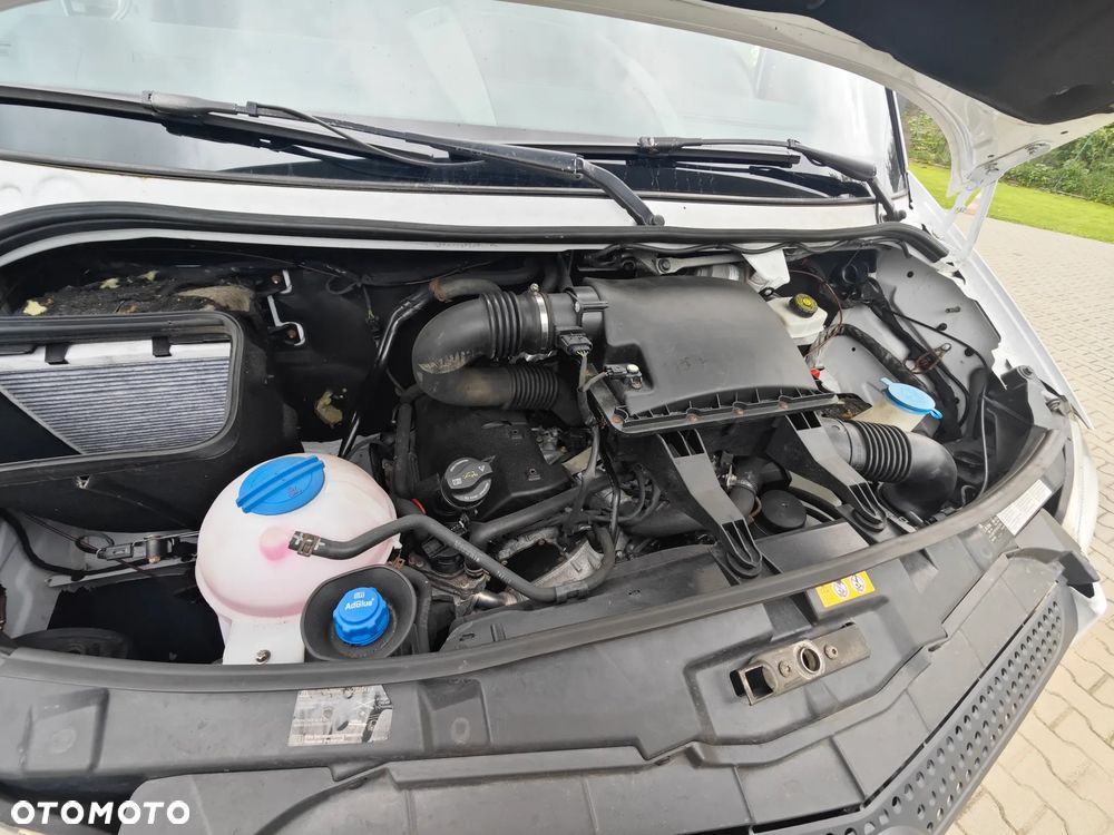 Mercedes-Benz Sprinter 319 - 12