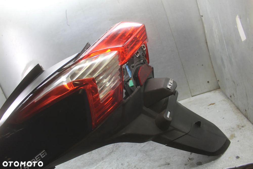 Kymco Downtown Dinkstreet 125  bok boczek ogon lampa tył - 5