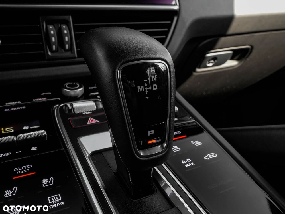 Porsche Cayenne Turbo - 17