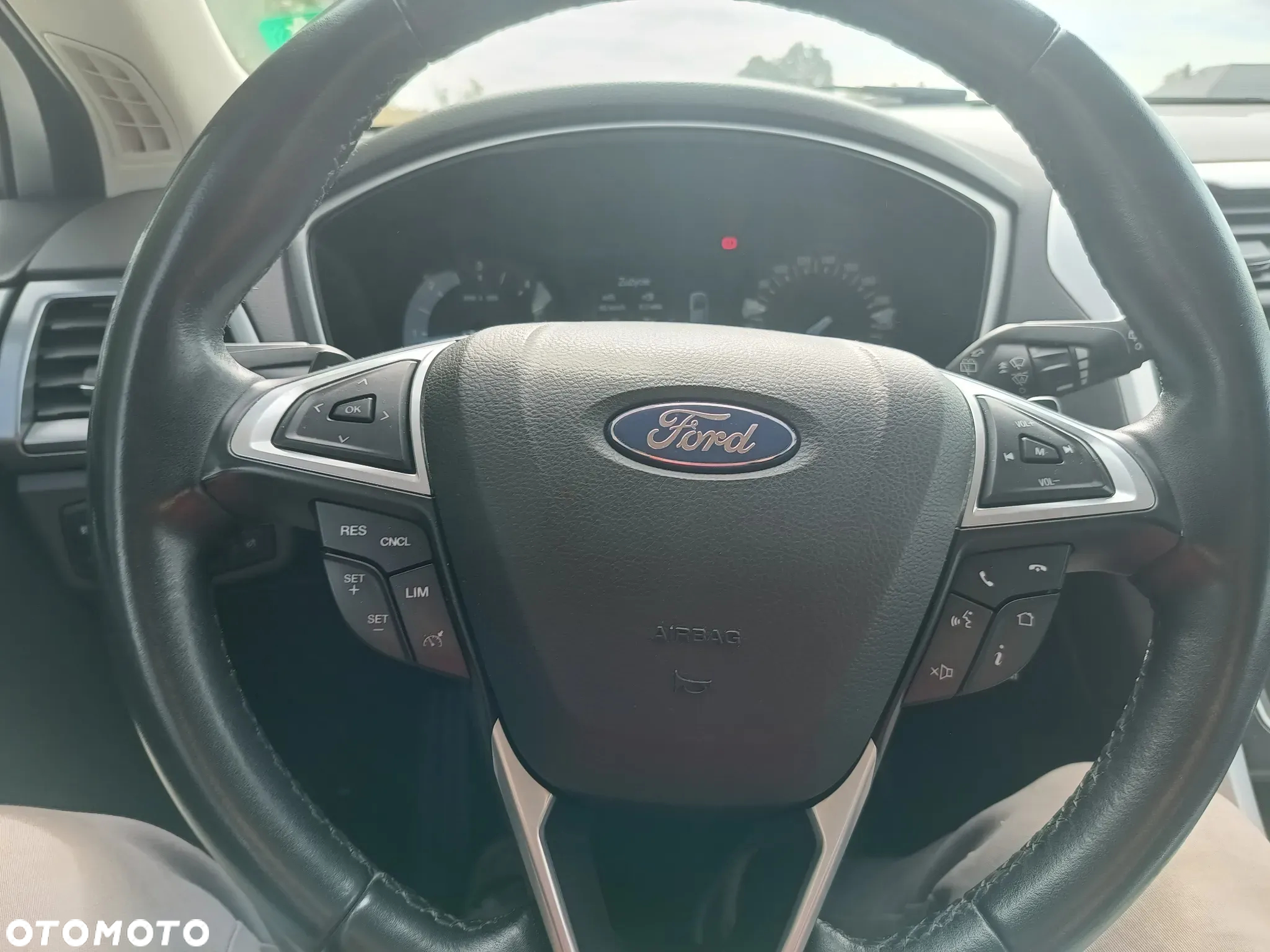 Ford Mondeo - 27