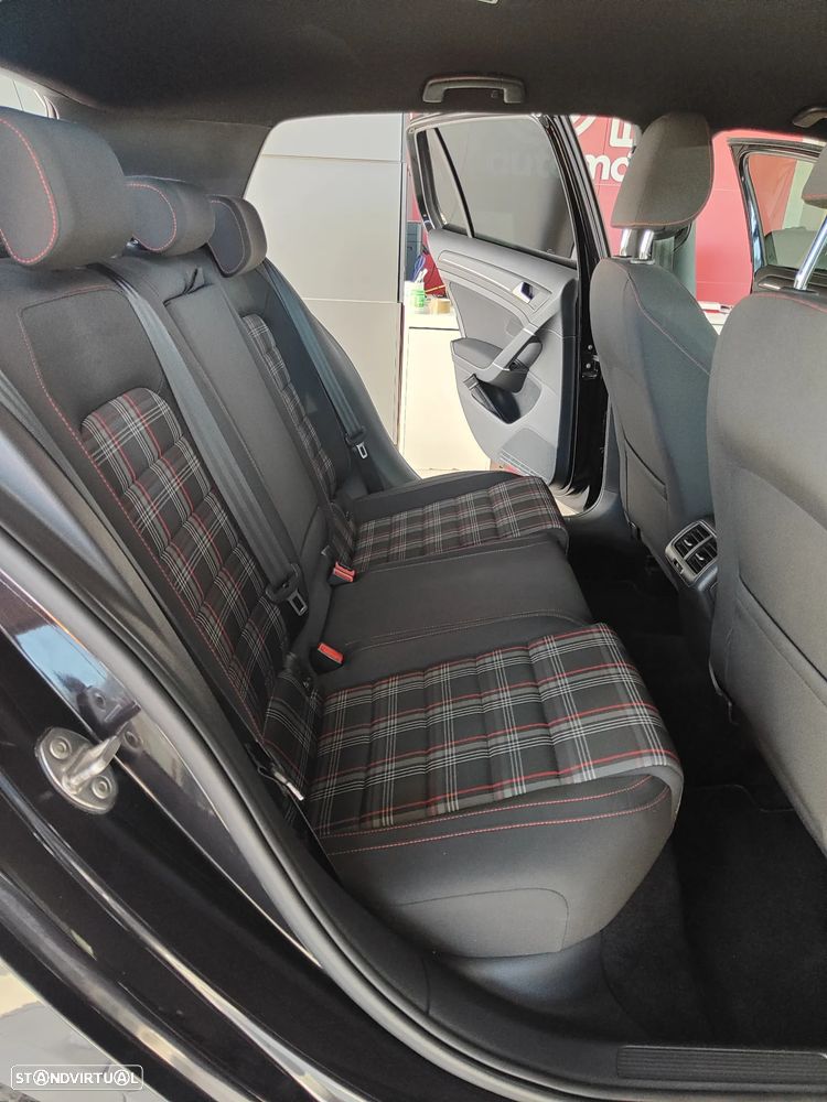 VW Golf GTI 2.0 TSI OPF DSG Performance - 18