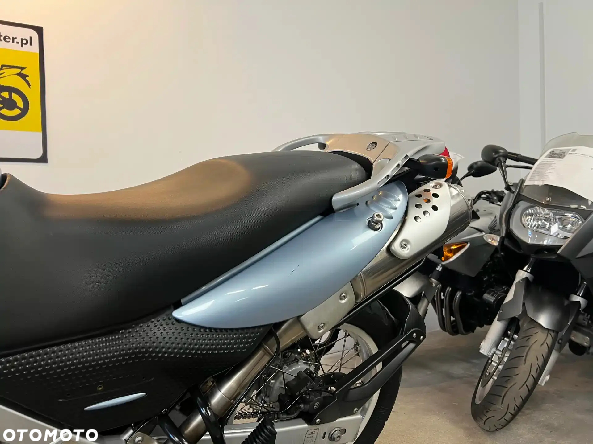 BMW F - 27