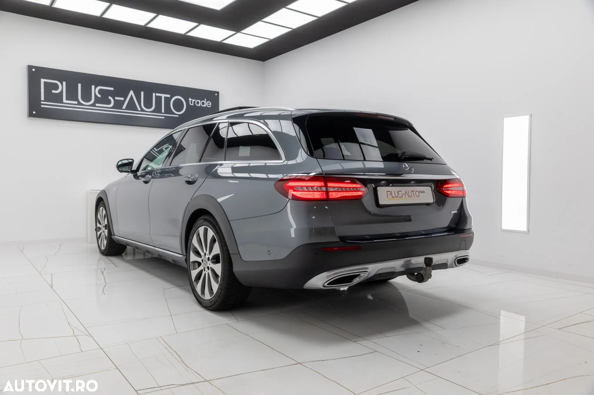 Mercedes-Benz E 220 d 4Matic 9G-TRONIC Avantgarde - 15