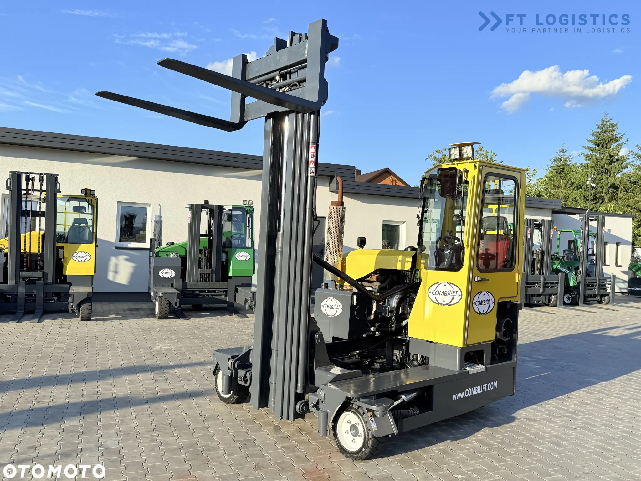 Combilift C3000 / GAS / TRIPLEX- 7600MM / POZYCJONER WIDEŁ / WOLNY SKON / PEŁNA OGRZEWANA KABINA / JEDYNIE 7868H / Szeroka oferta wózków czterokierunkowych i bocznych, dopasowanych do różnorodnych potrzeb i zastosowań. - 26