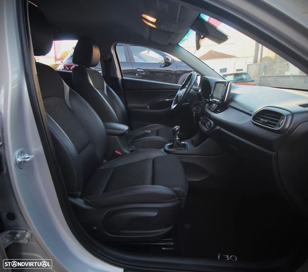 Hyundai i30 Fastback 1.0 T-GDI Style - 28