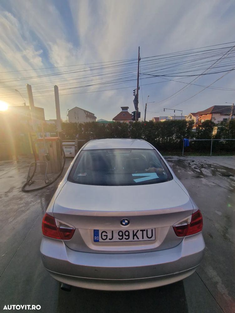 BMW Seria 3 320d Touring - 6