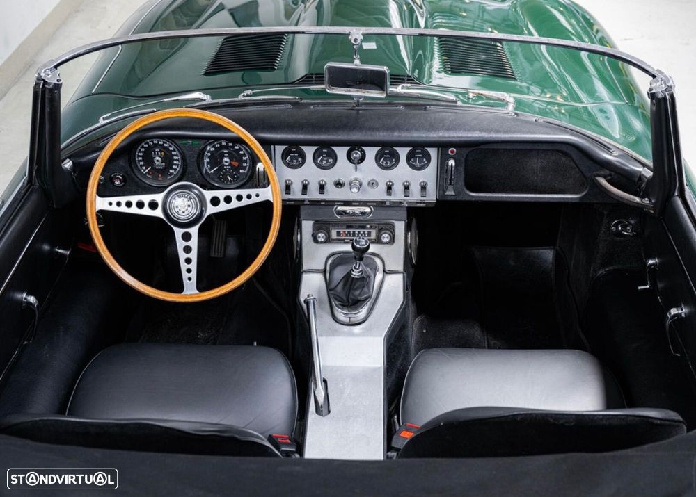 Jaguar E-Type - 22