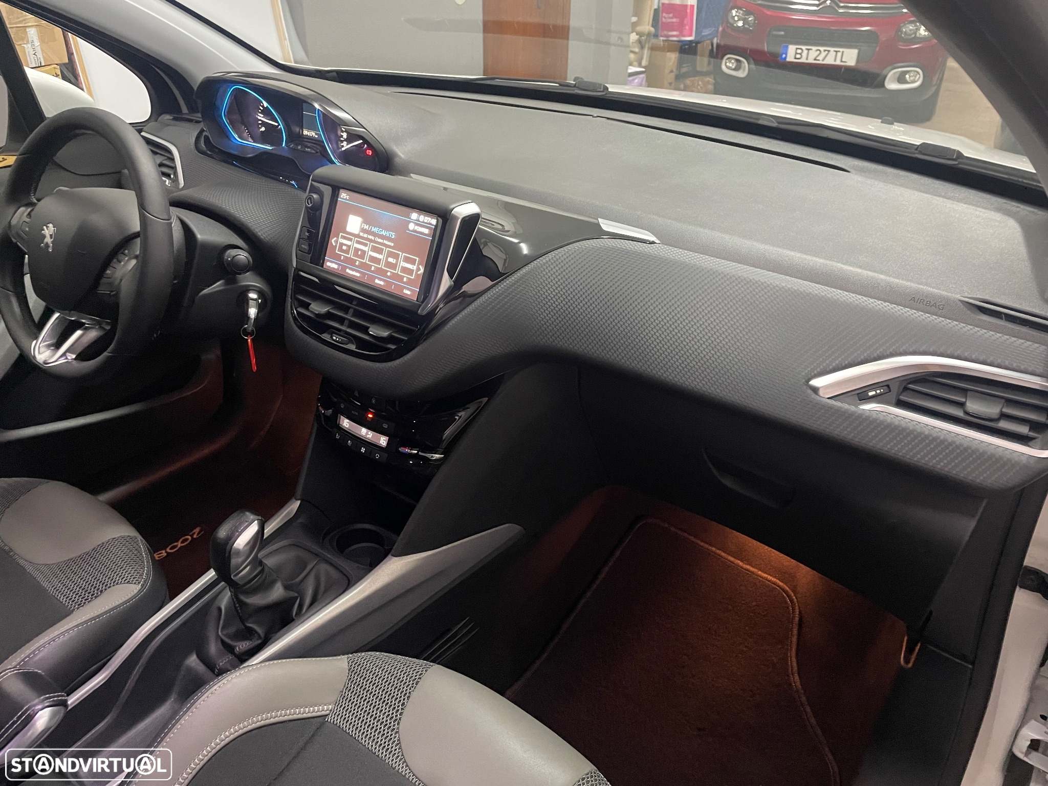Peugeot 2008 PureTech 110 Stop&Start Allure - 19