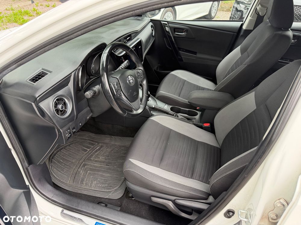 Toyota Auris Hybrid 135 Premium - 13