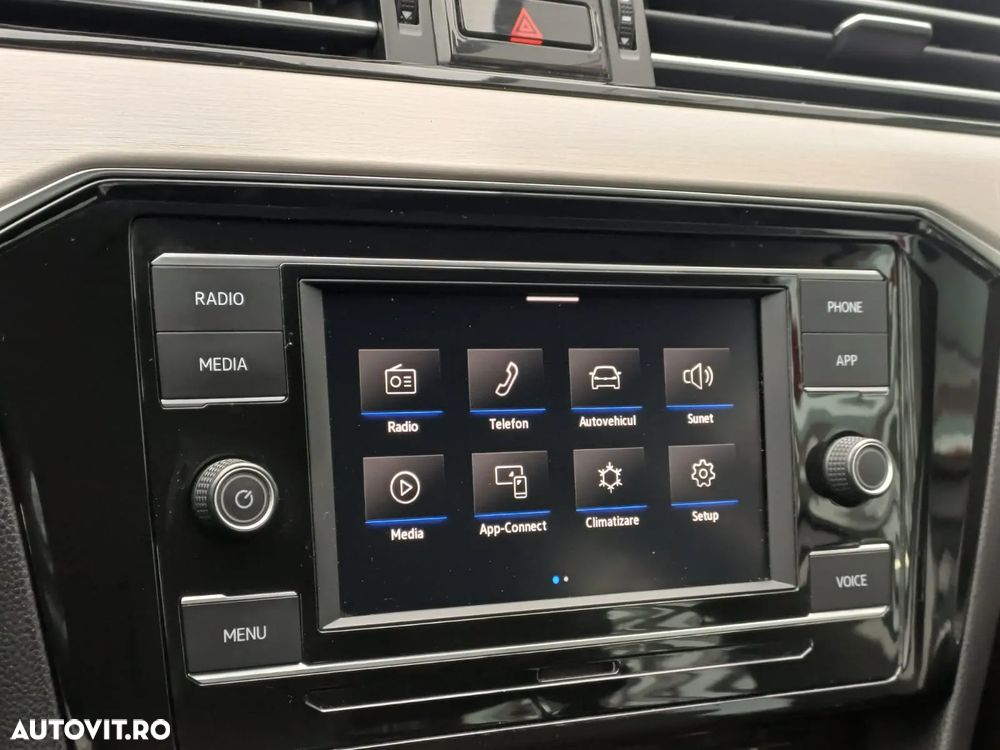 Volkswagen Passat 2.0 TDI DSG Highline - 19