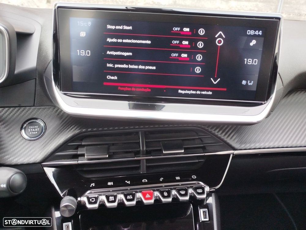Peugeot 2008 1.2 PureTech Allure EAT8 - 23