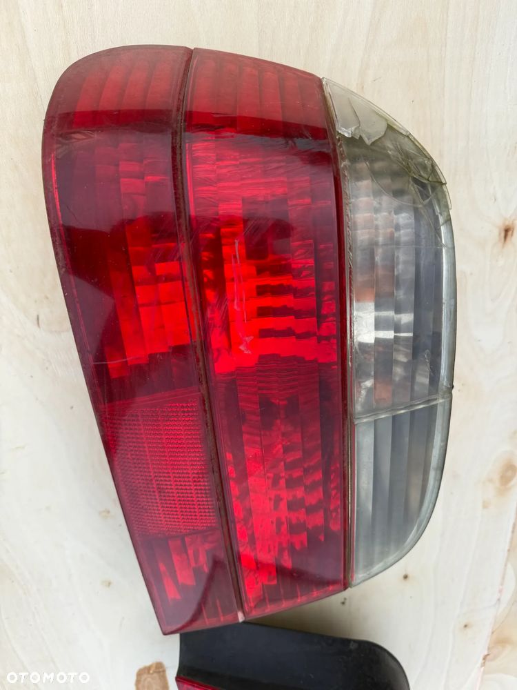 LAMPY TYLNE BMW E38 KOMPLET KRYSZTAŁKI OPRAWKI LAMPA TYŁ LEWA PRAWA WKŁADKI ŻARÓWEK WKŁADKA ŻARÓWKI OPRAWKA - 2