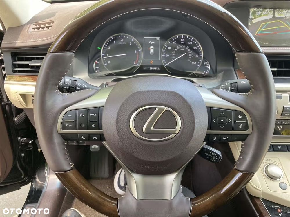Lexus ES - 8
