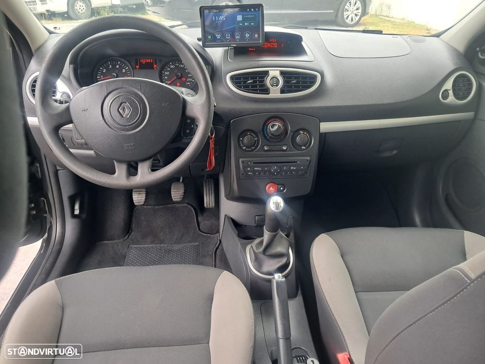 Renault Clio - 7