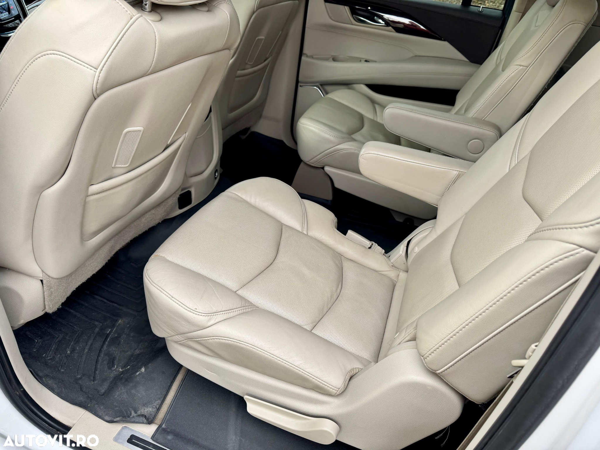 Cadillac Escalade 6.2 V8 AWD AT Platinum - 17