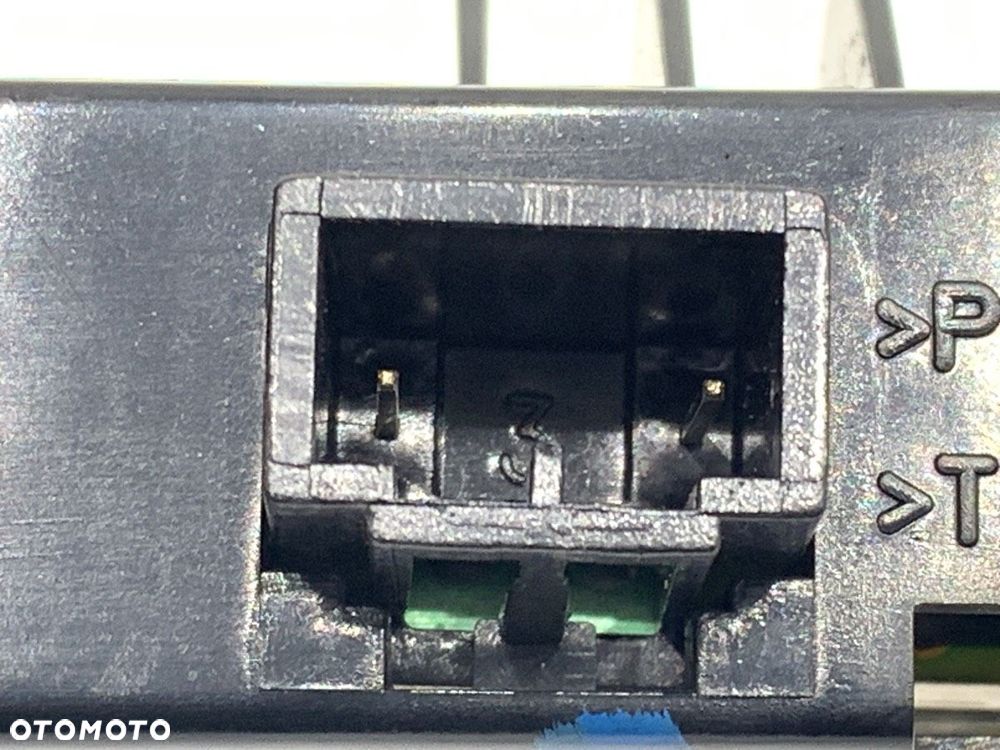 LAMPA STOP - 99.00 PLN - VOLVO V50 (545) 2003 - 2012 2.0 D 100 kW [136 KM] olej napędowy 2004 - - 4