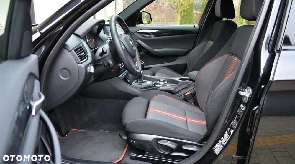 BMW X1 sDrive18d Sport Line - 17