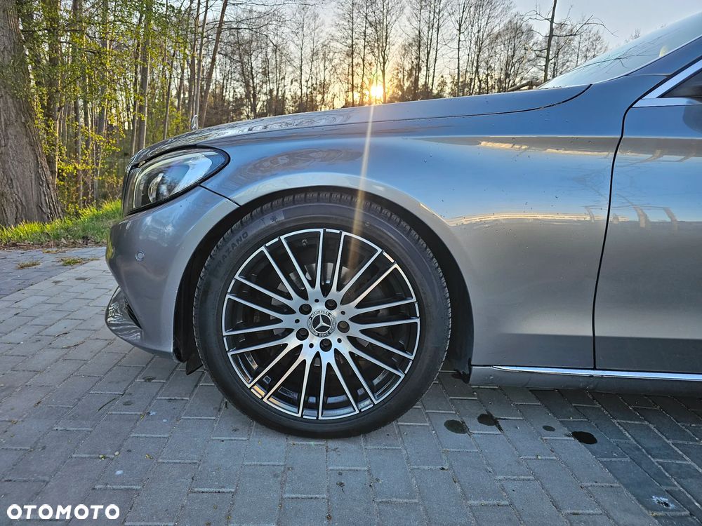 Mercedes-Benz Klasa C 180 7G-TRONIC - 29