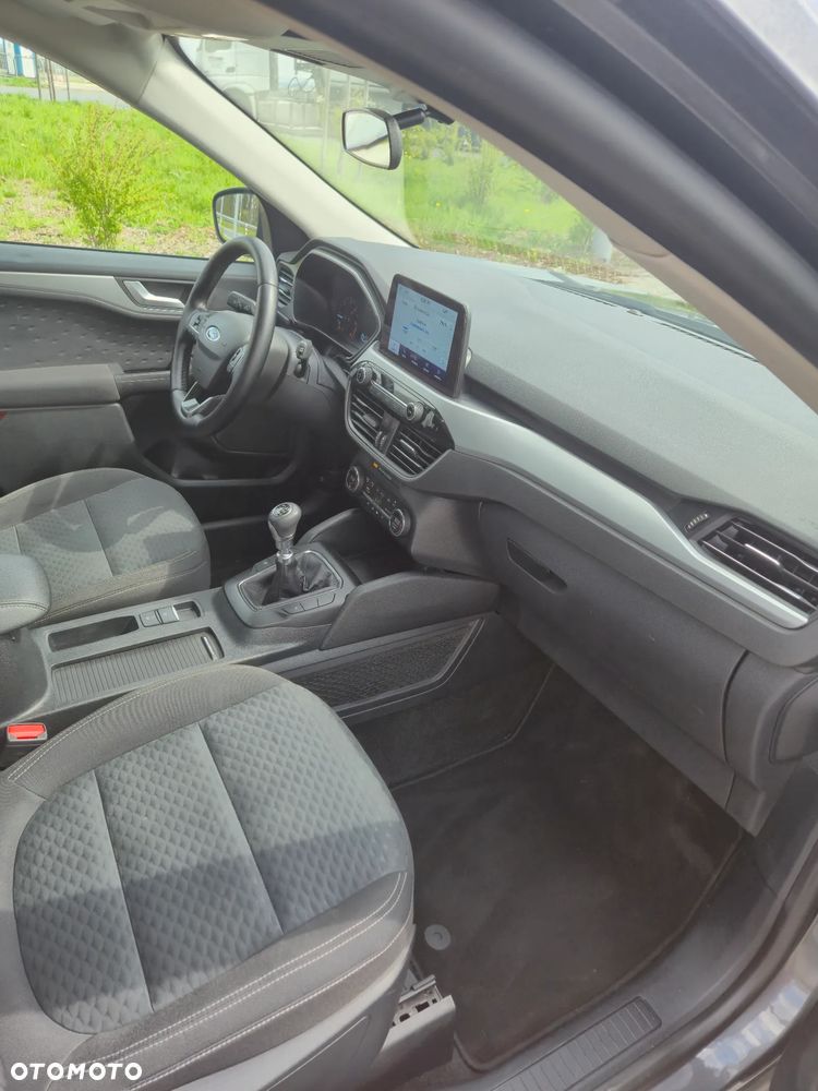 Ford Kuga 2.0 EcoBlue mHEV FWD Titanium - 14