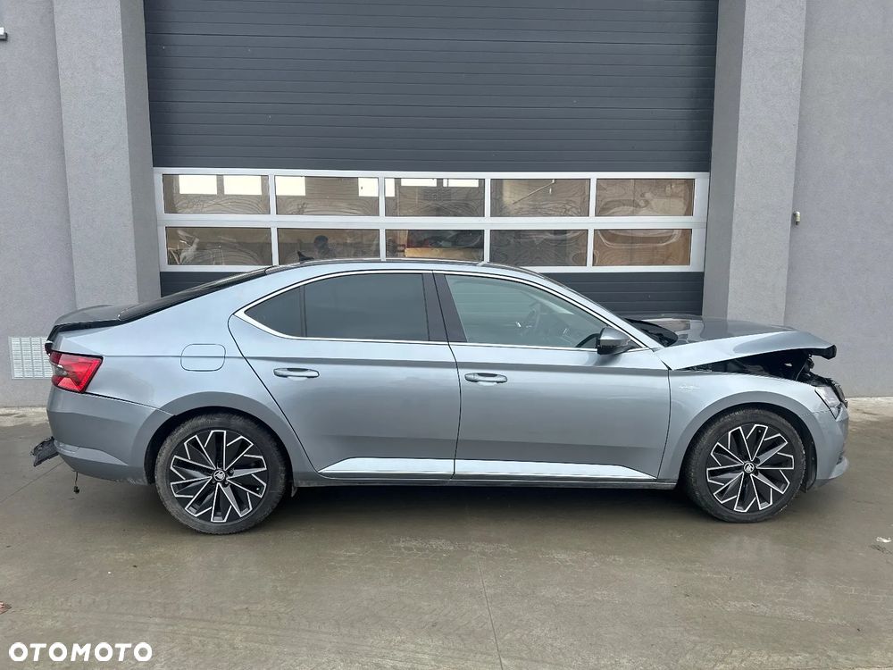 Skoda Superb 2.0 TSI L&K DSG - 6