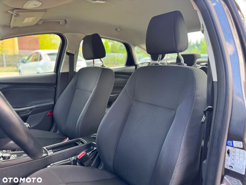 Ford Focus 1.6 Titanium - 24