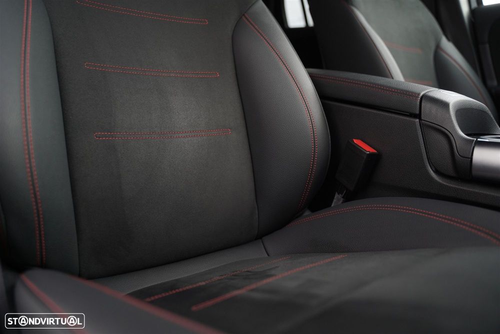 Mercedes-Benz GLA 180 d AMG Line - 37