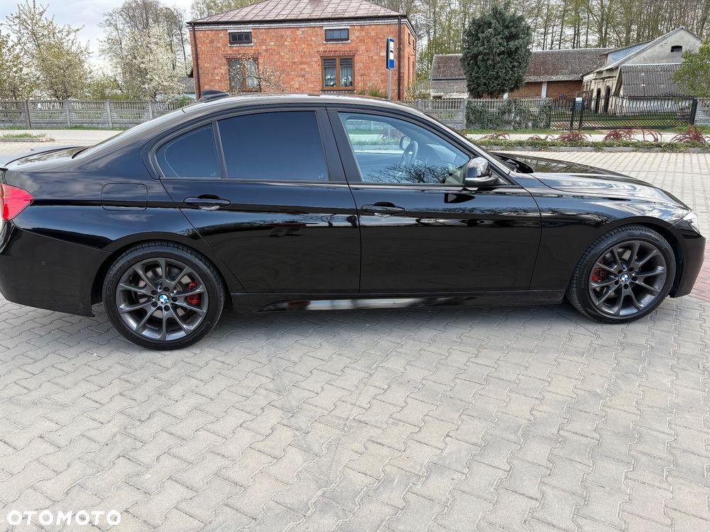 BMW Seria 3 330d M Sport - 8