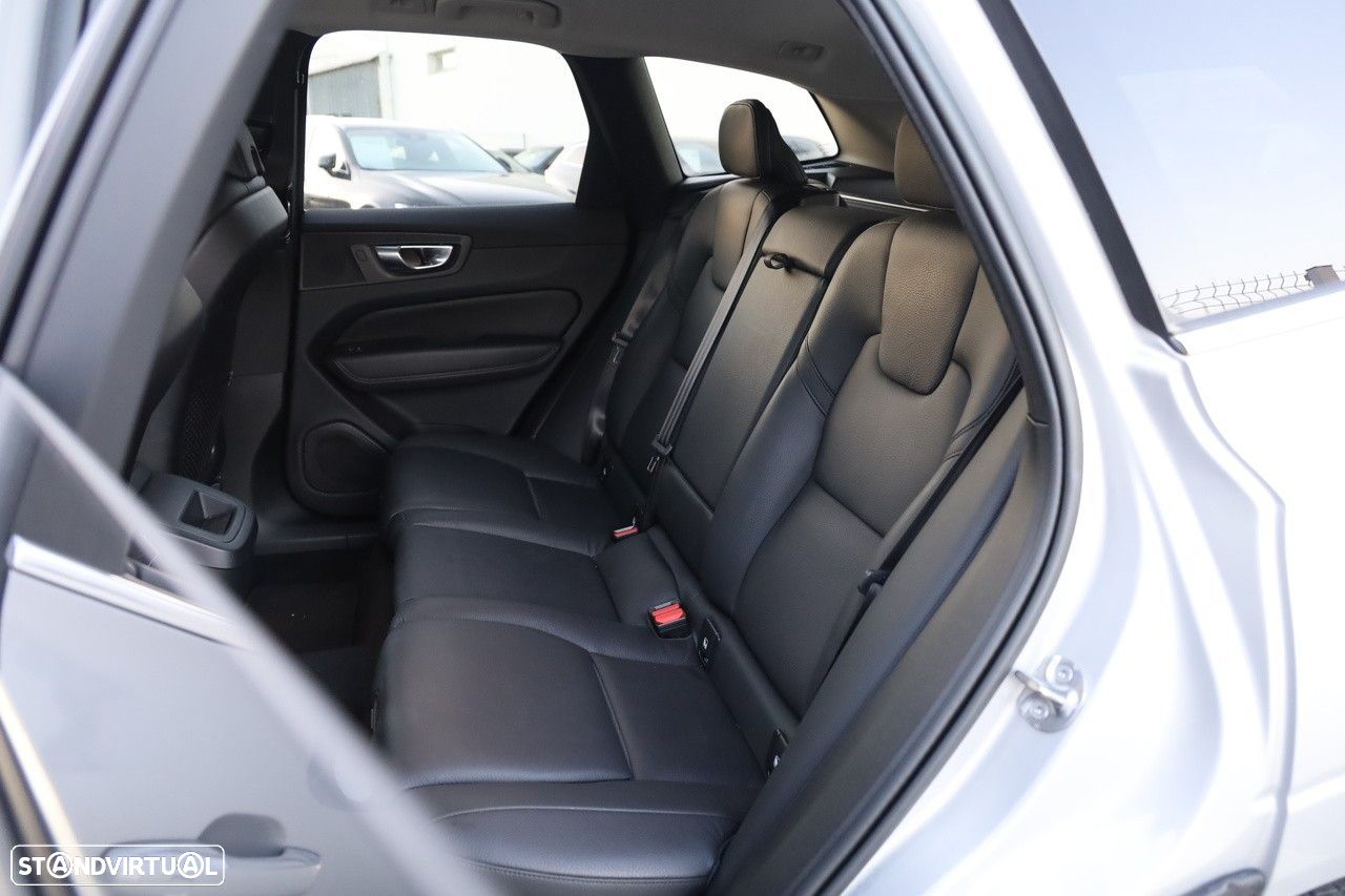 Volvo XC 60 2.0 B5 Plus Bright AWD - 7