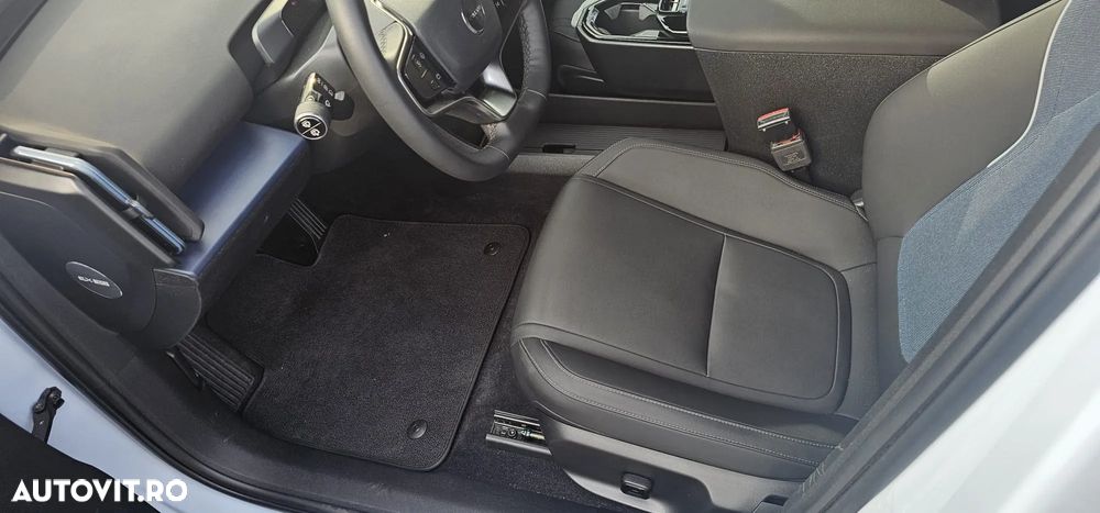 Volvo EX30 Single Motor Extended Range Core - 15