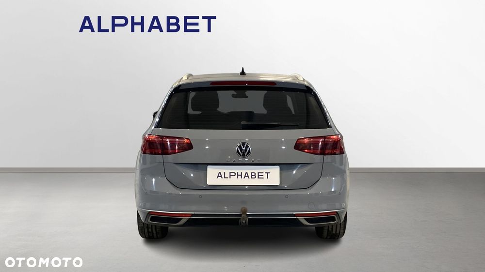 Volkswagen Passat - 4