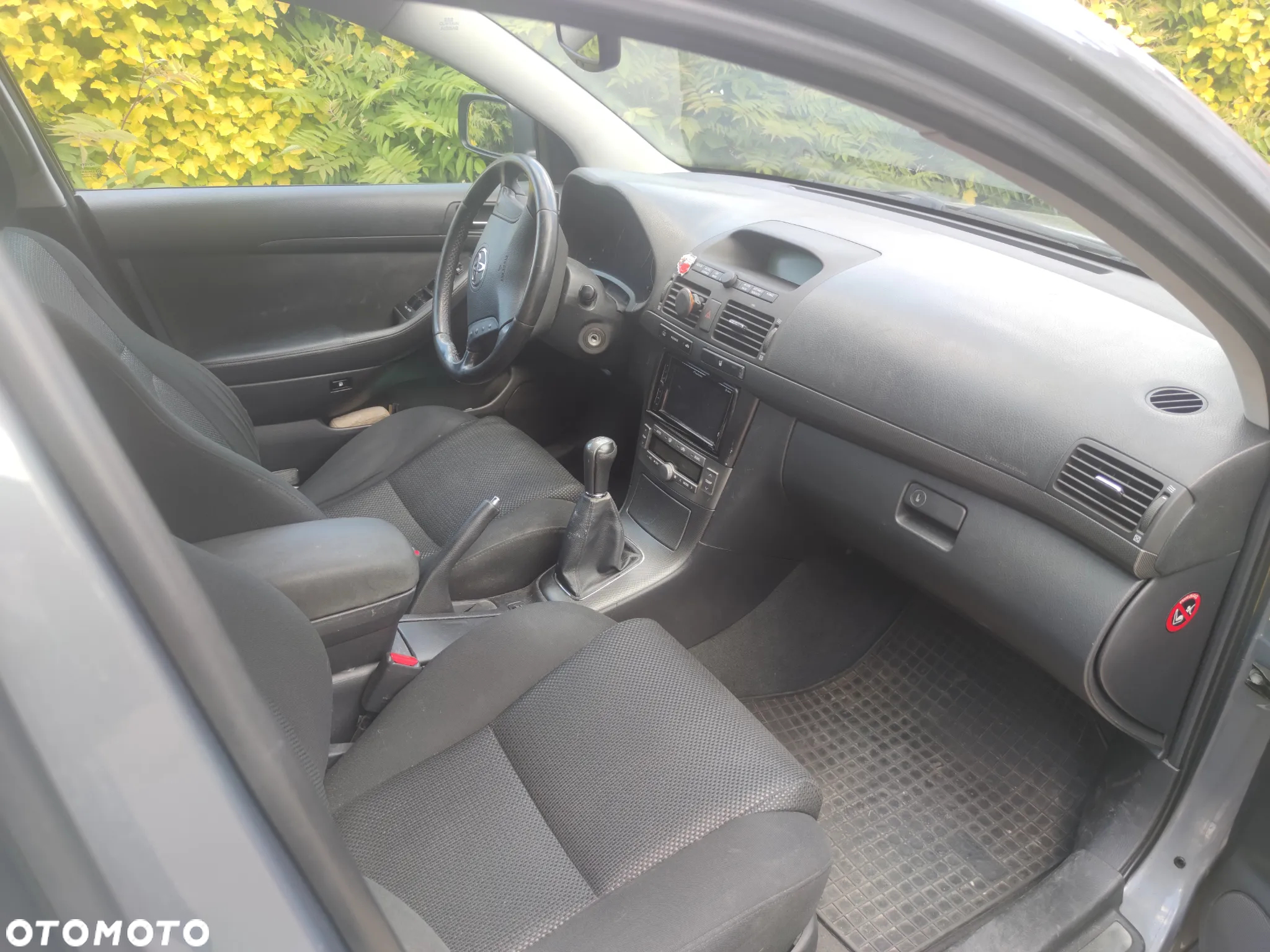 Toyota Avensis - 10