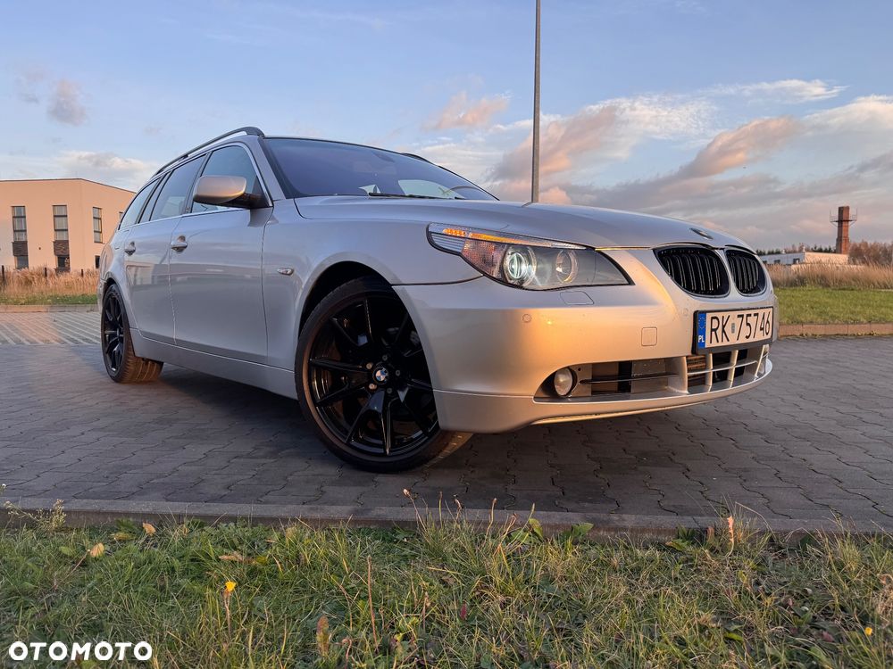 BMW Seria 5 525d Touring - 8