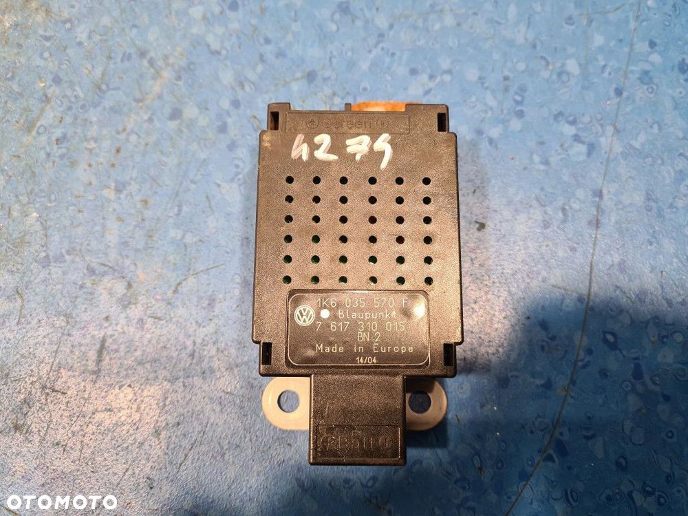 VOLKSWAGEN GOLF V WZMACNIACZ ANTENOWY / GPS 1K6035570F - 1